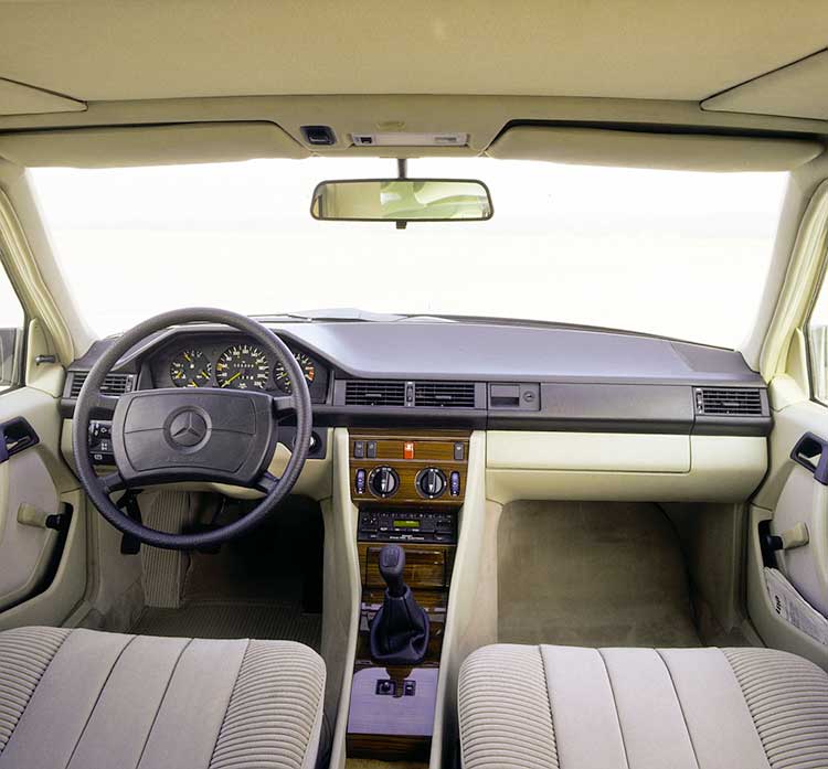 مرسدس بنز مدل 124 که 35 سال پیش عرضه شد2